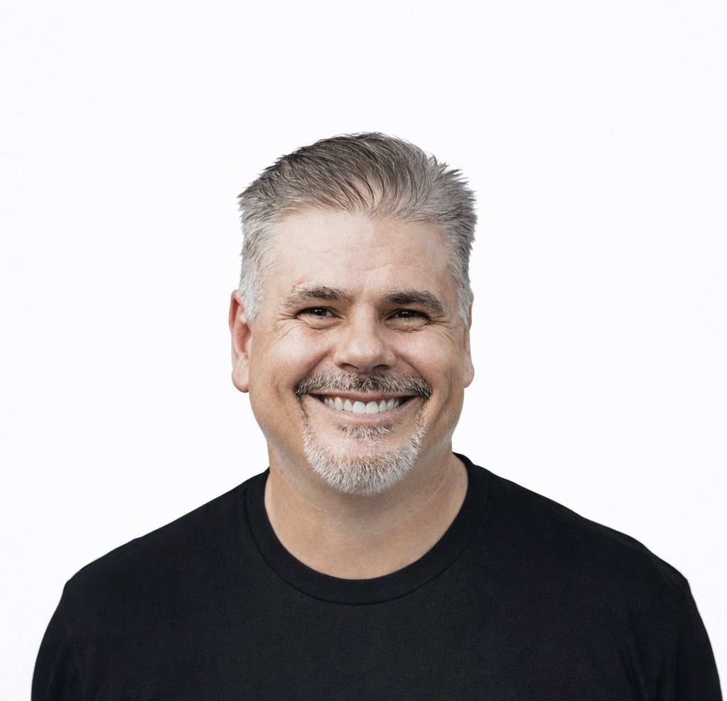 Dr. Louis Fernandez, DC