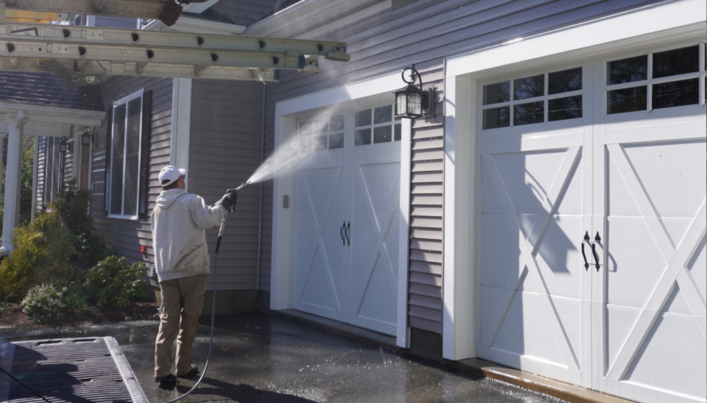 House Washing service - professional pressure washing in Massachusetts