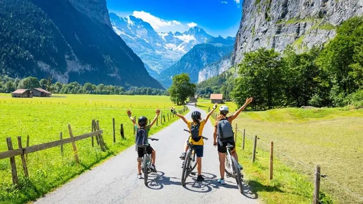 Alpine Cycling Tour through Swiss Valleys