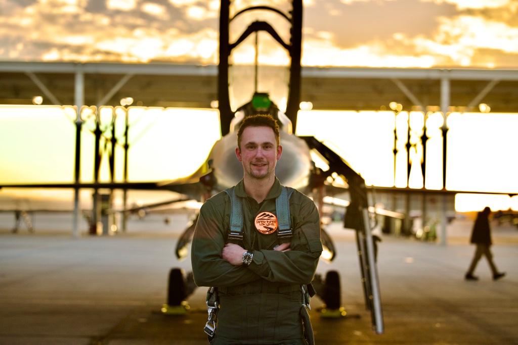 Louis Skupien: British Civilian Flies Supersonic in F-16