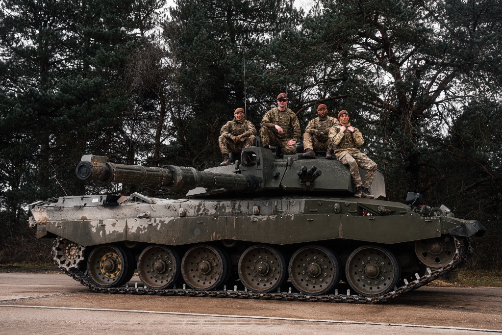 Louis Skupien - Challenger 2 Tank - Aviation Photography