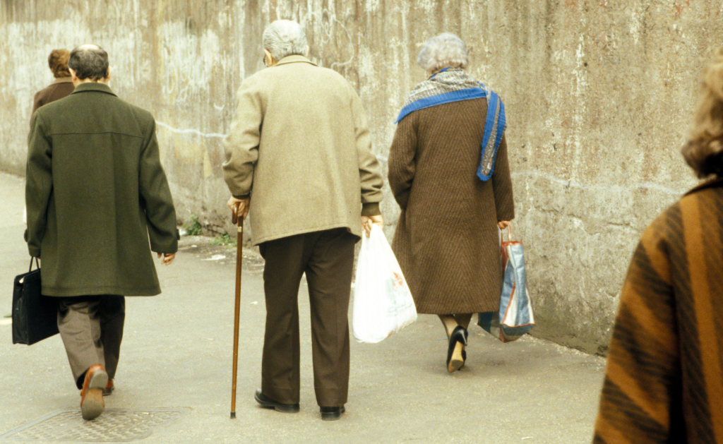 5 Proven Tips to Stop Aging Too Fast - healthy-living article about toxin-free living