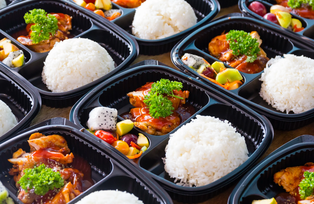 How Plastic Leaches When Heated and Its Impact on Your Health - health article about toxin-free living
