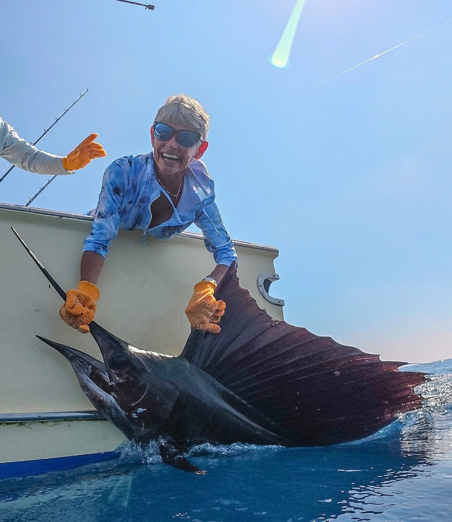 Linda Peterson from Minneapolis, MN - verified 5-star customer catch photo, deep sea fishing charter review Cabo San Lucas with Cabo Fishing Charters Pros
