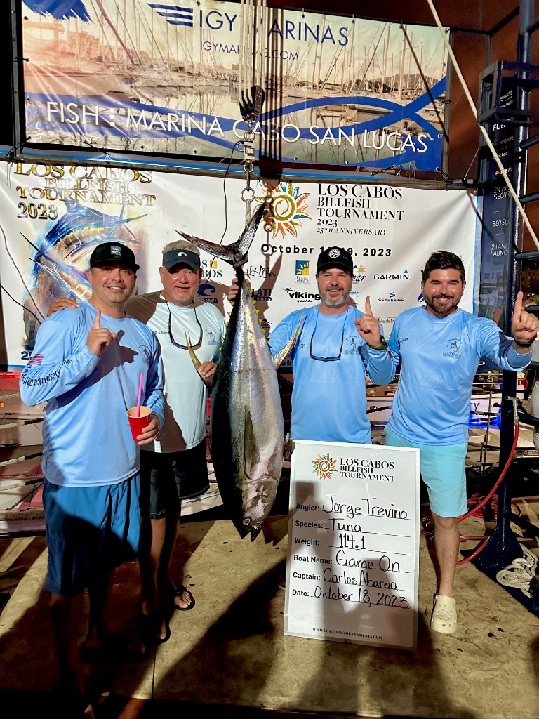 2015 Bisbee's Black & Blue marlin tournament win - Captain Edward Araujo $104,880 prize, blue marlin catch, Cabo San Lucas sportfishing championship