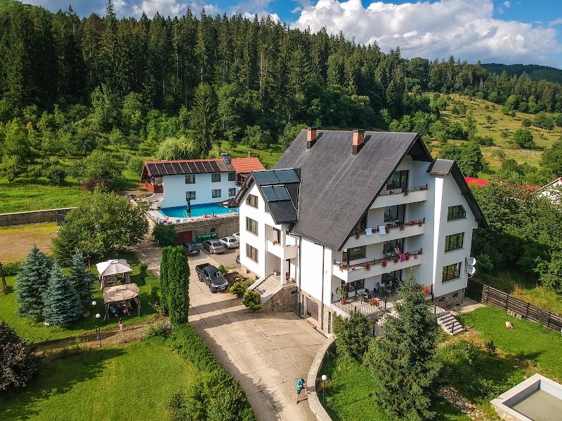 Pensiunea Almas - cazare de lux în Piatra Neamț