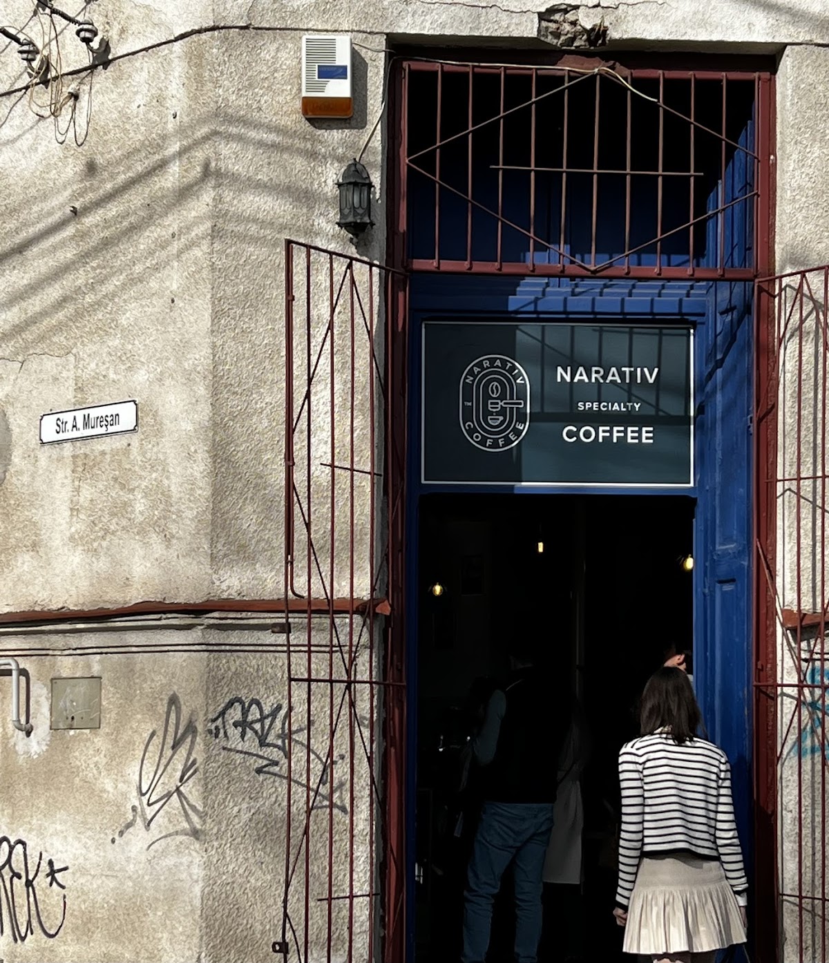 Cafea de specialitate servita la Narativ Specialty Coffee in Timișoara