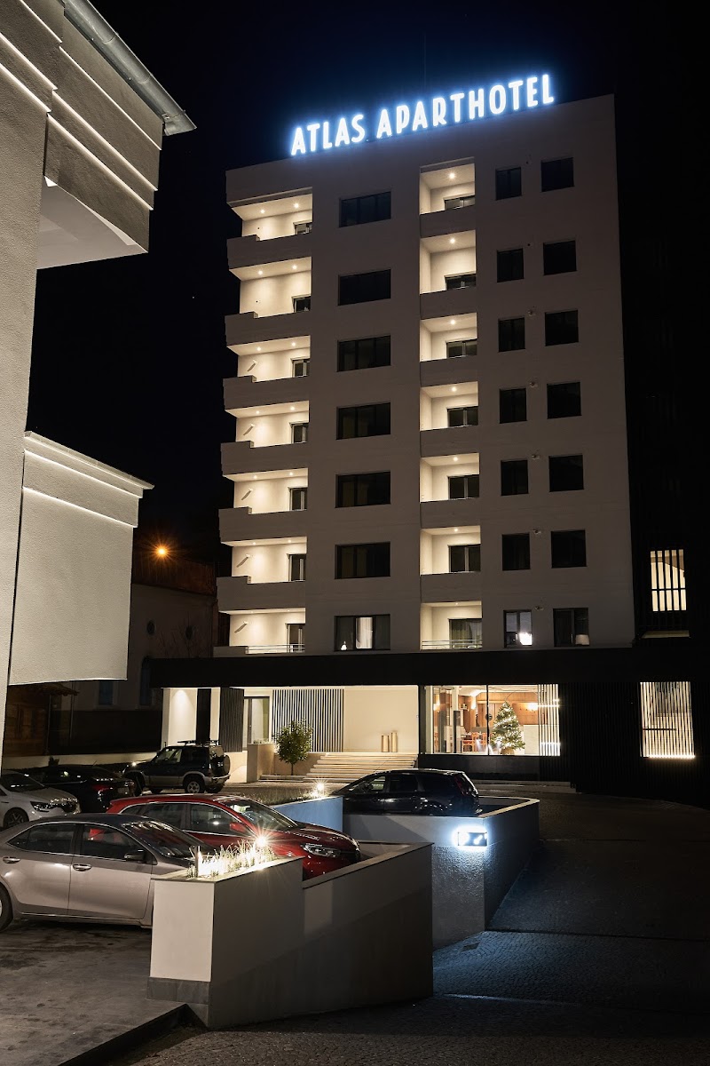 Apartamente elegante Atlas Aparthotel în Piatra Neamț
