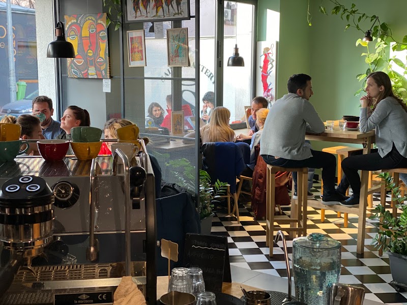 Saint Roastery Specialty Coffee București 010046 - atmosferă prietenoasă