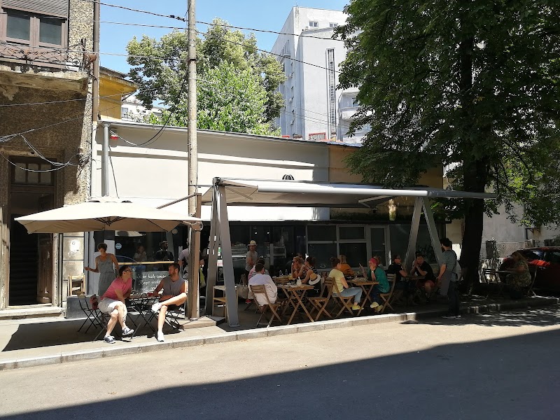 Origo București 050971 - atmosferă prietenoasă