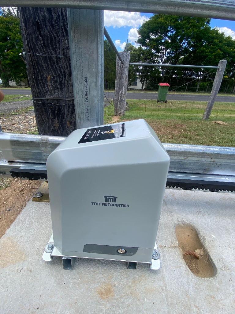 Cantilever Gate Motor Detail