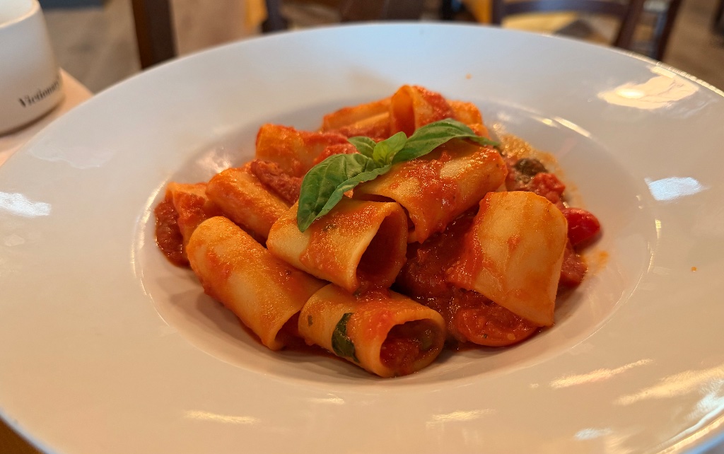 Paccheri al pomodoro