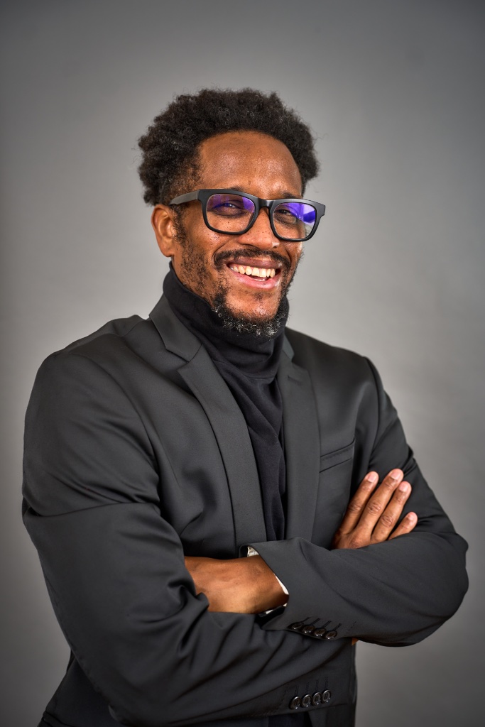 Shon Abram headshot 3