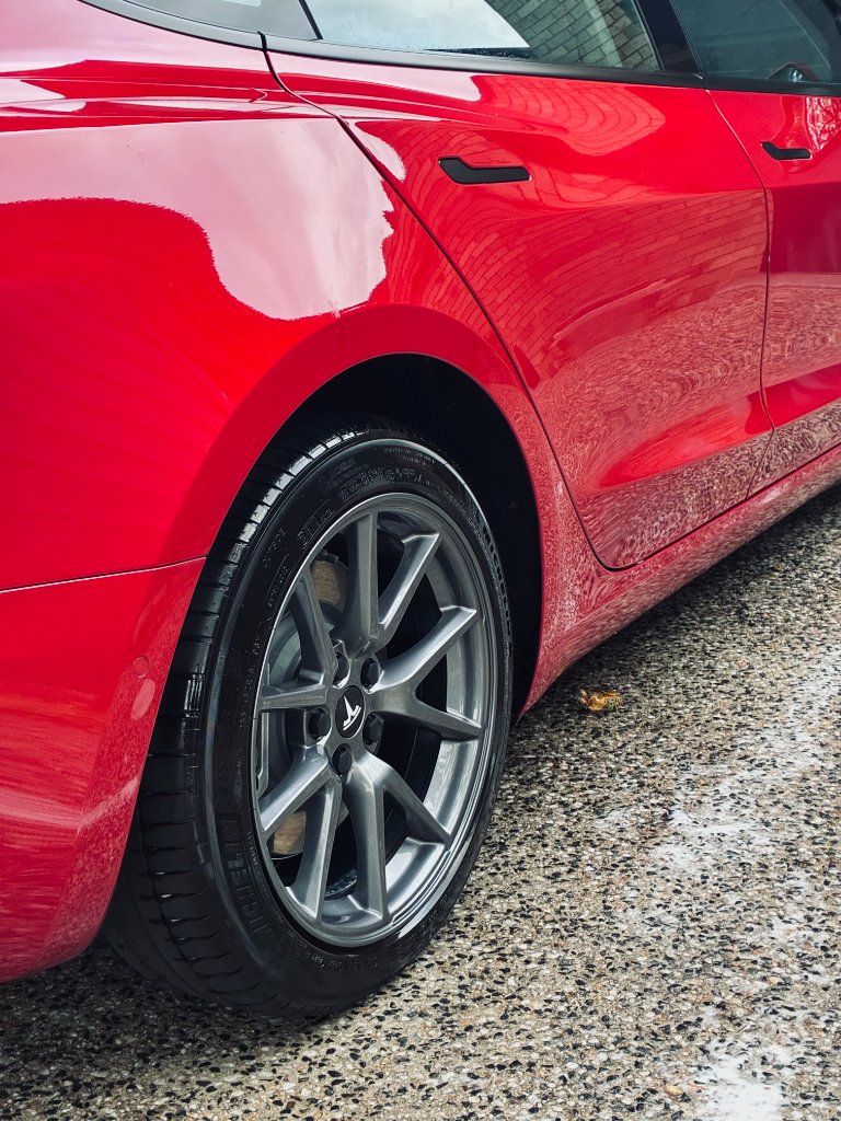 Flawless red paint reflection