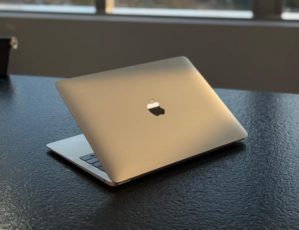MacBook 2