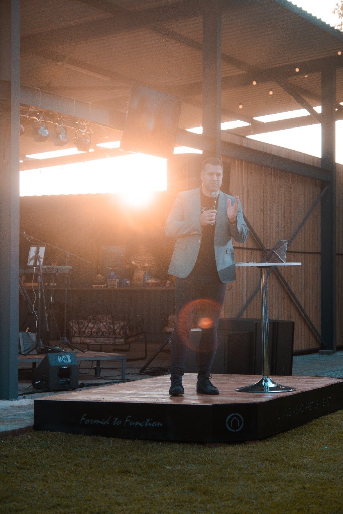 Sunrise Service 16
