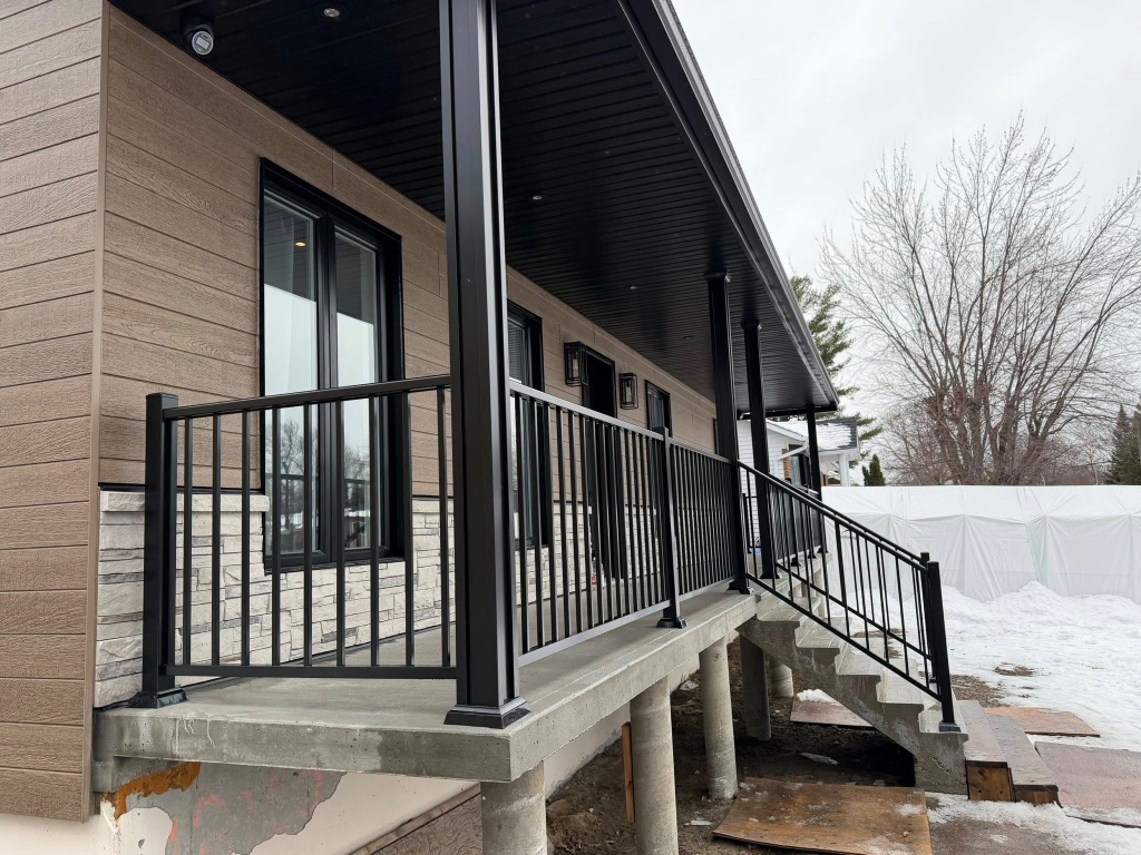 Balcon avec Rampe Aluminium