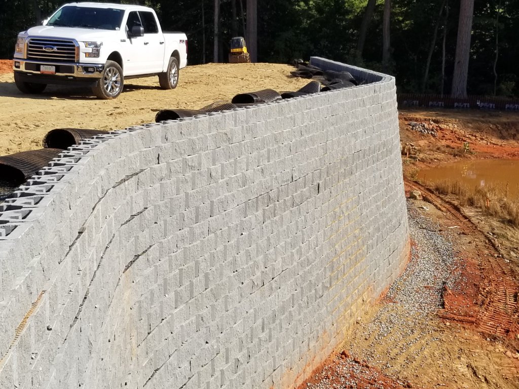 Commercial Retaining Wall - Curved Block Wall