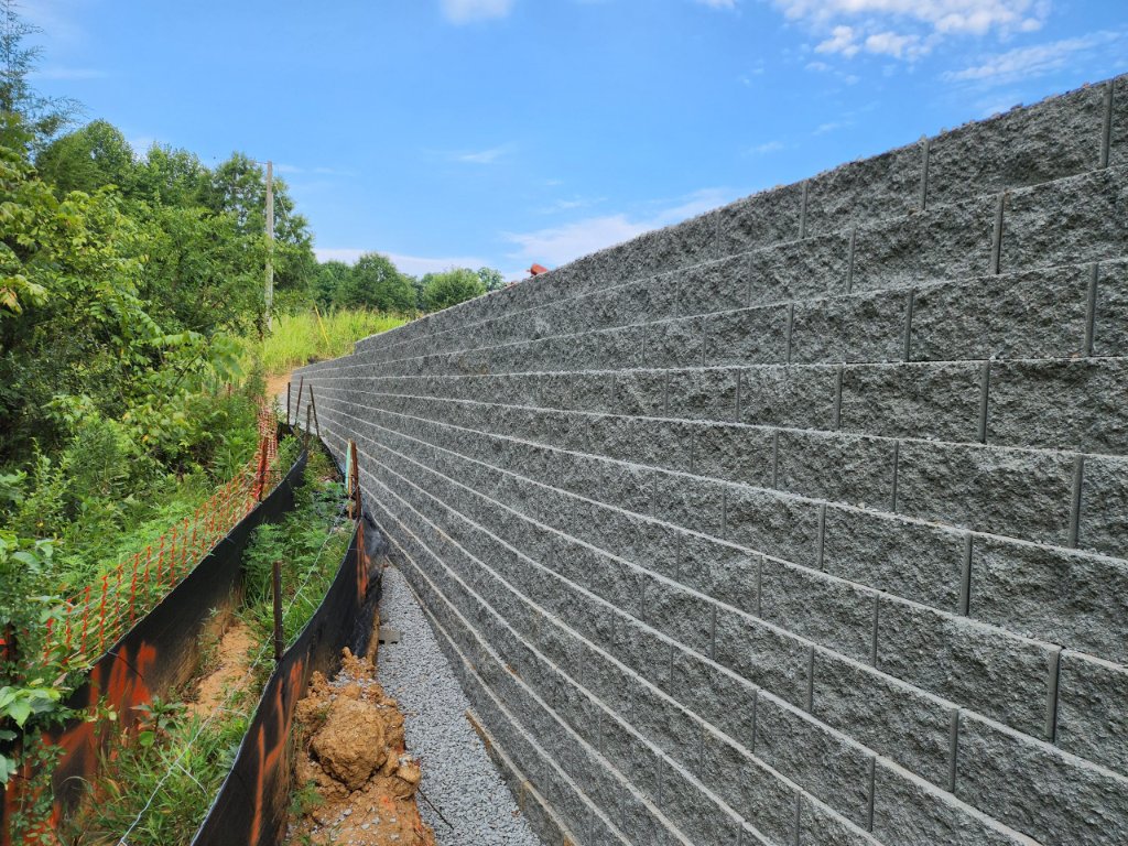 Commercial Retaining Wall - Close Up