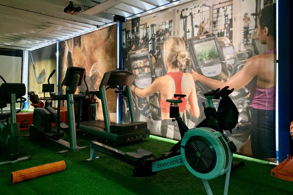 Cardio training met roeimachine