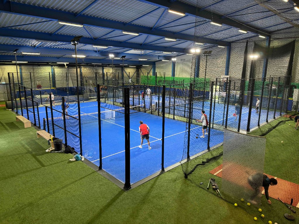 BP Sports Center padelbanen - 2 professionele indoor courts in Amsterdam