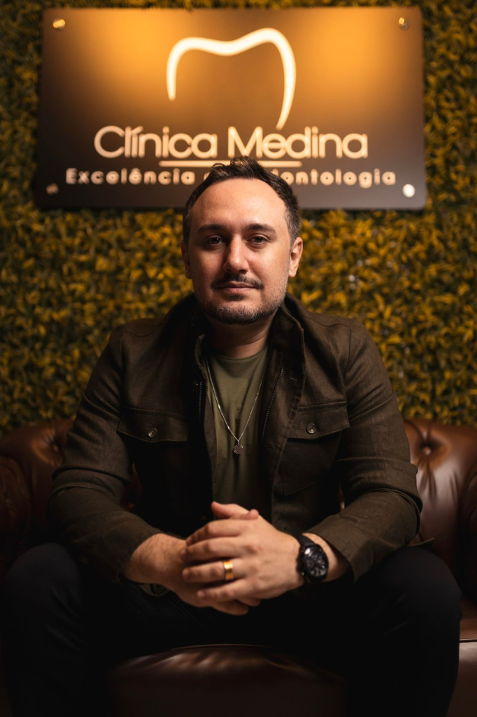 Dr. Medina: O Estrategista do Sorriso e o Mentor por Trás da Nova Elite Odontológica
