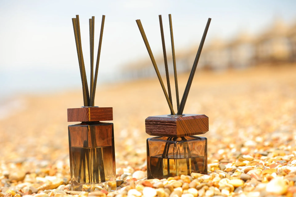 Geurstokjes met houten deksel