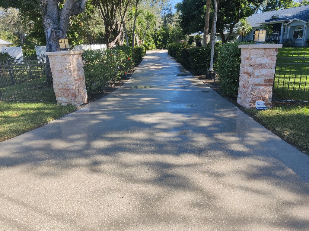 Driveway & Sidewalk Pressure Washing in North Fort Myers, Cape Coral & Fort Myers FL - Refresh Power Washing Inc