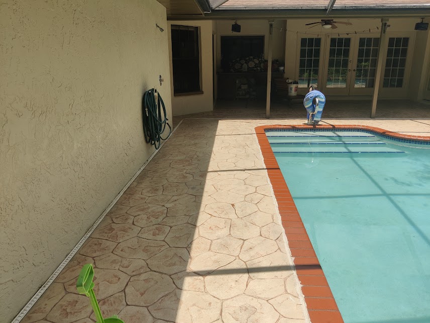 Pool Deck Cleaning in North Fort Myers, Cape Coral & Fort Myers FL - Refresh Power Washing Inc