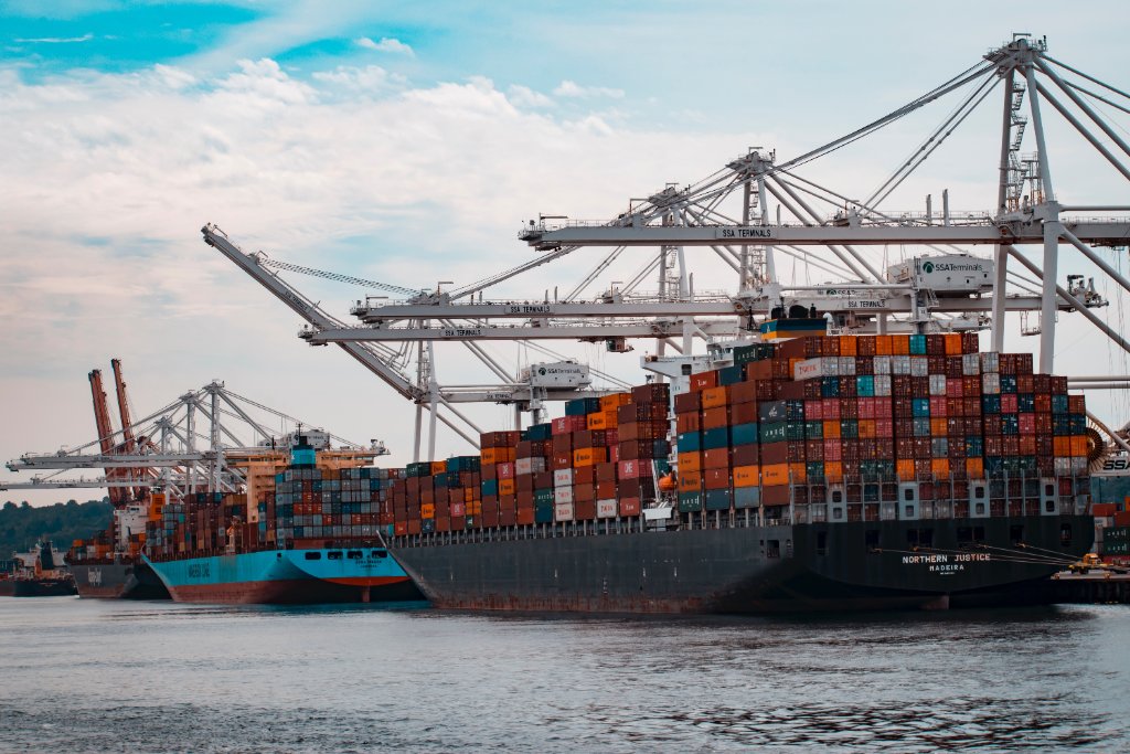Supply chain shipping containers