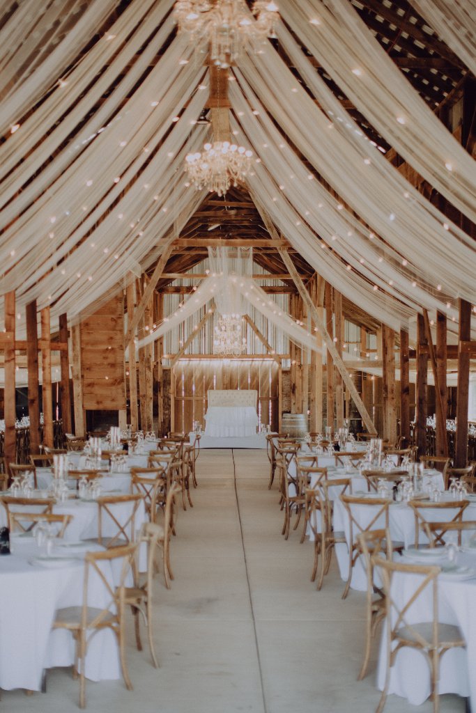 Brown Barn Reception Tables