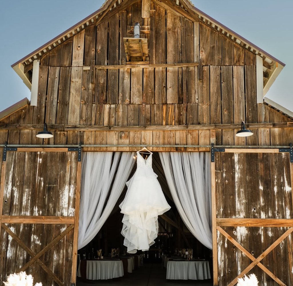 Brown Barn Reception Setup