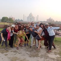 Grupo frente al Taj Mahal