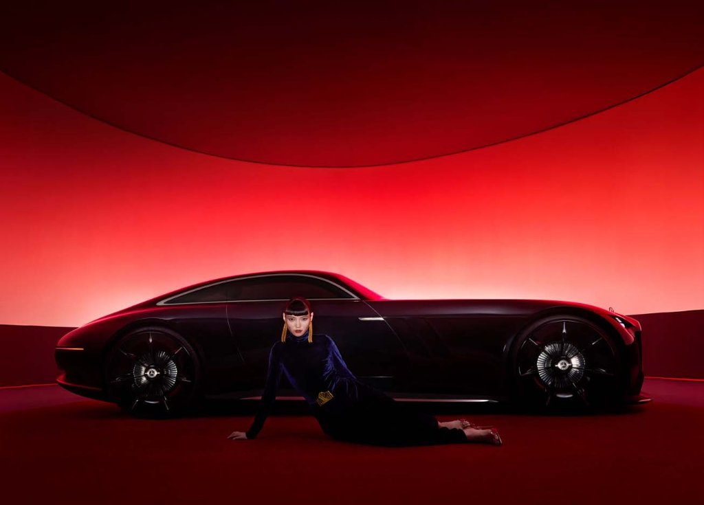 Mercedes-Benz Places Dubai - Luxury lobby interior with premium finishes