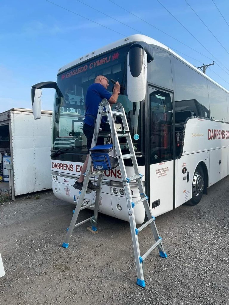 Car windscreen repair