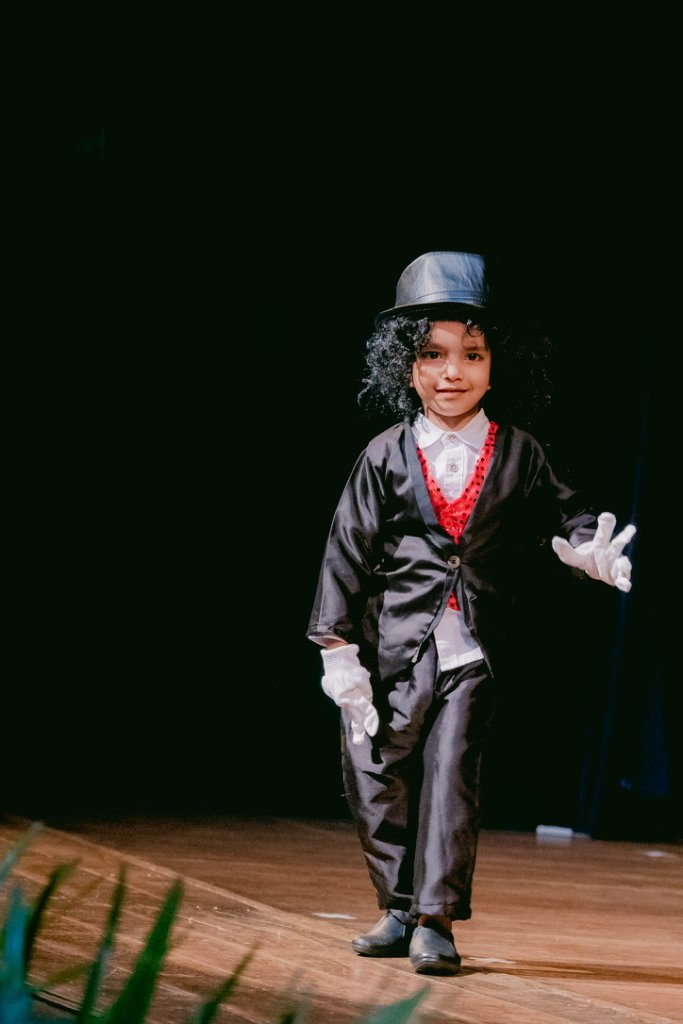 Madagascar Play - Solo Dancer