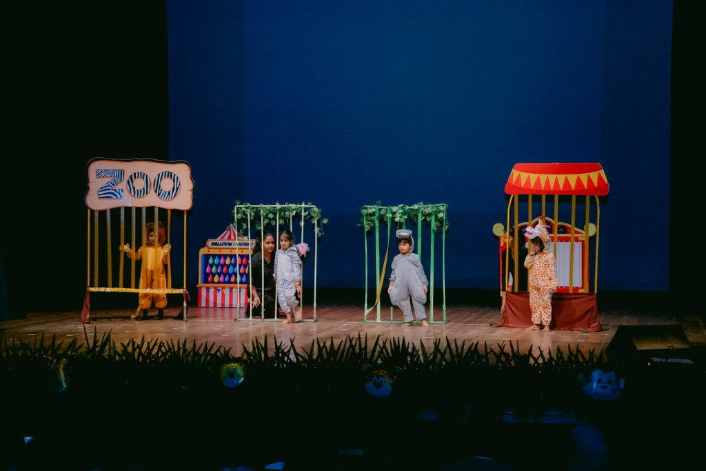 Madagascar Play - Zoo Scene
