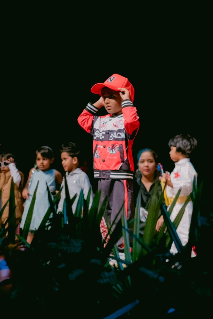 Madagascar Play - Group Dance