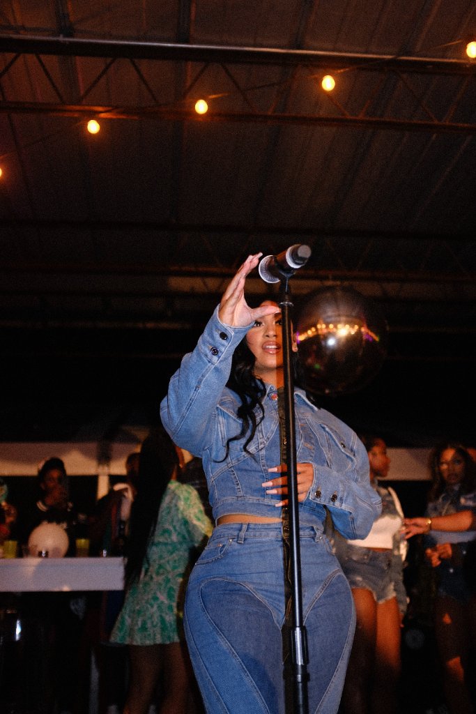 Celebrity - Stage Performance