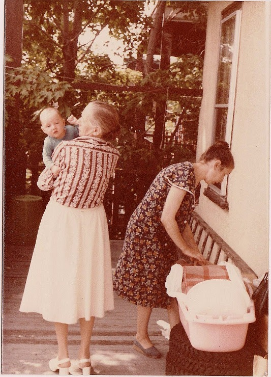 Nina as a baby with her mother and grandmother