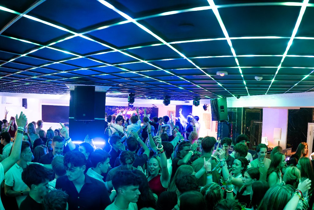 Party moment 14