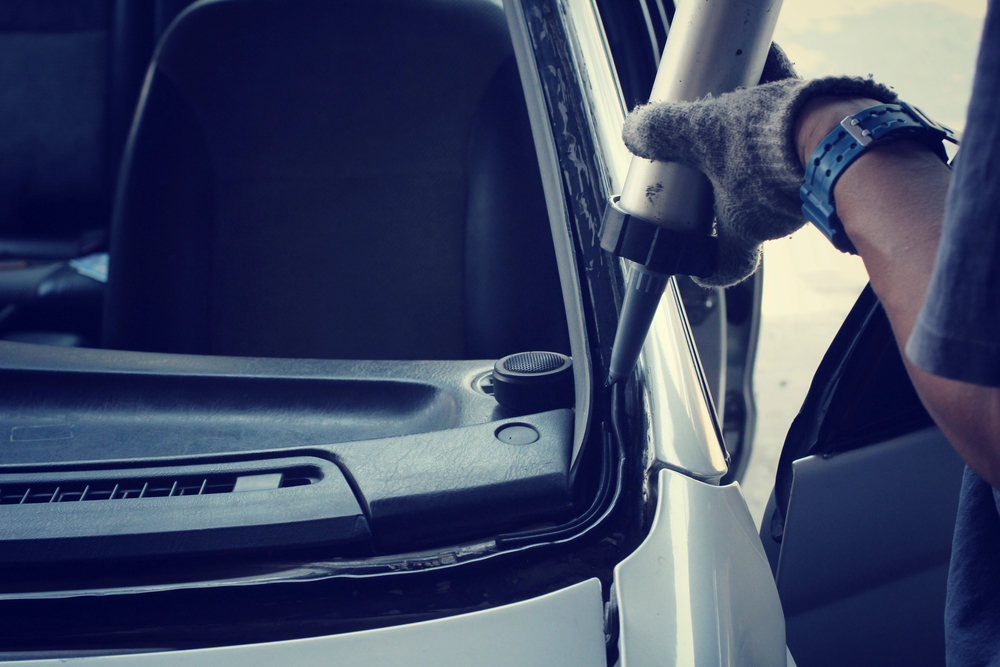 How to Prevent Windshield Damage