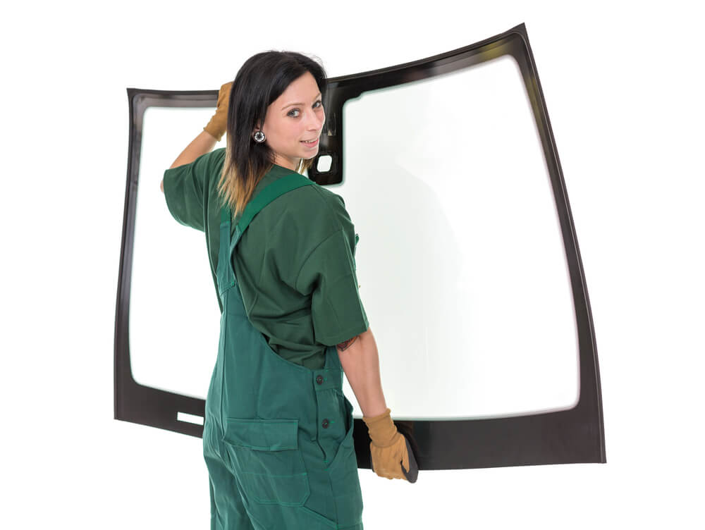 Glass Repair Service Dallas Dallas Garland - Professional auto glass service technician performing glass repair service dallas