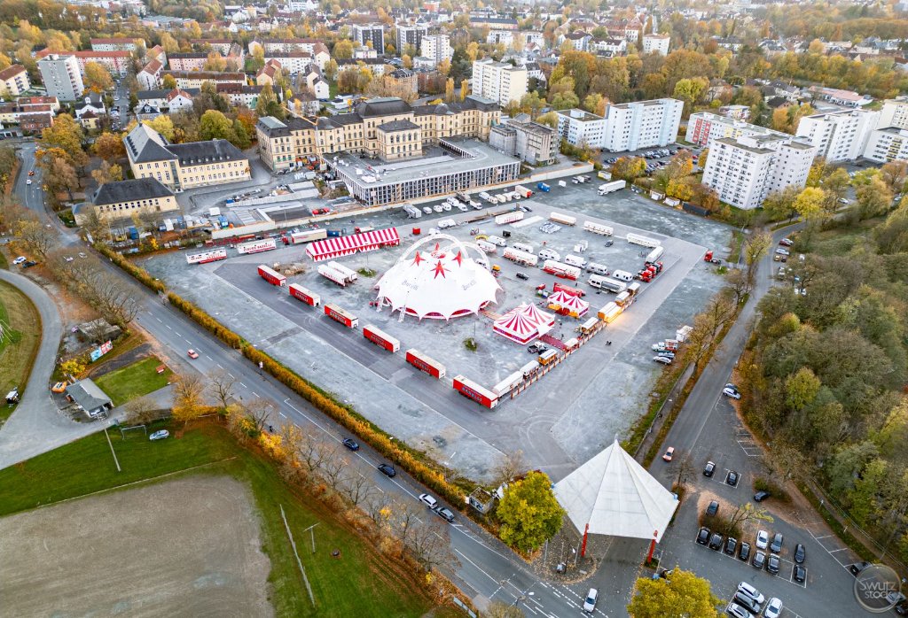 Zeltpalast Luftaufnahme der gesamten Anlage