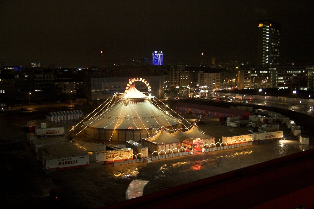 Zirkus Premiere Szene