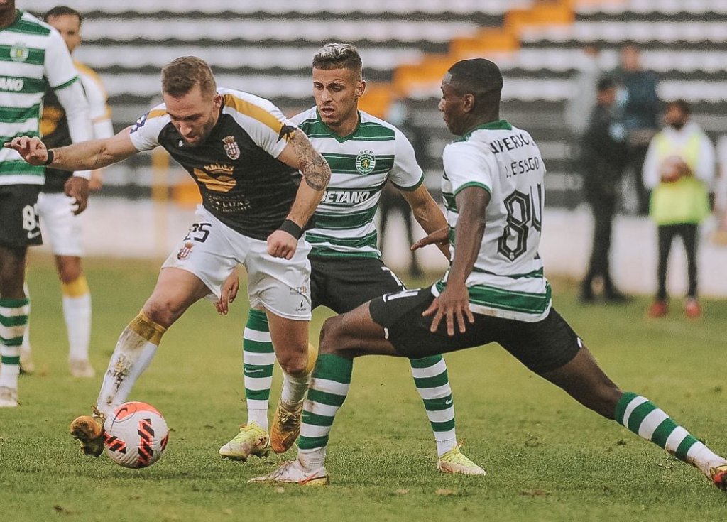 Luís Farinha a jogar futebol