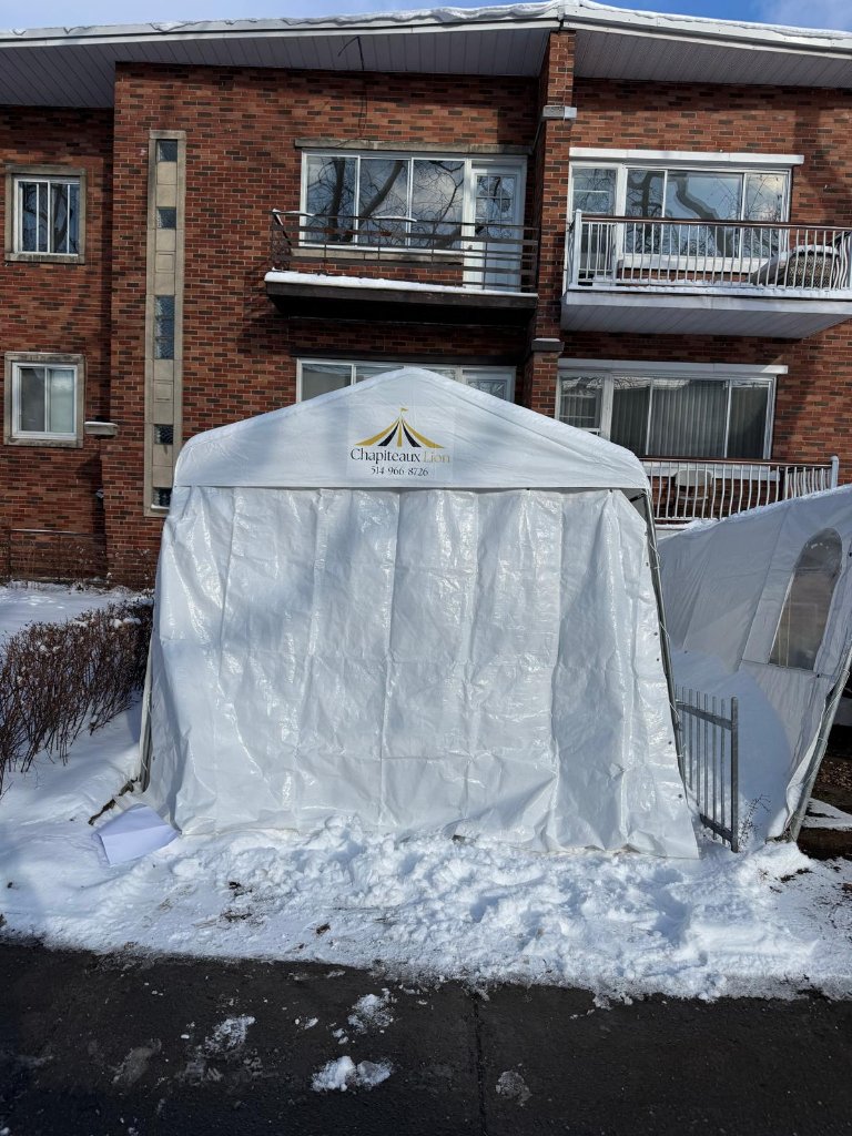 Abri tempo résidentiel à Longueuil