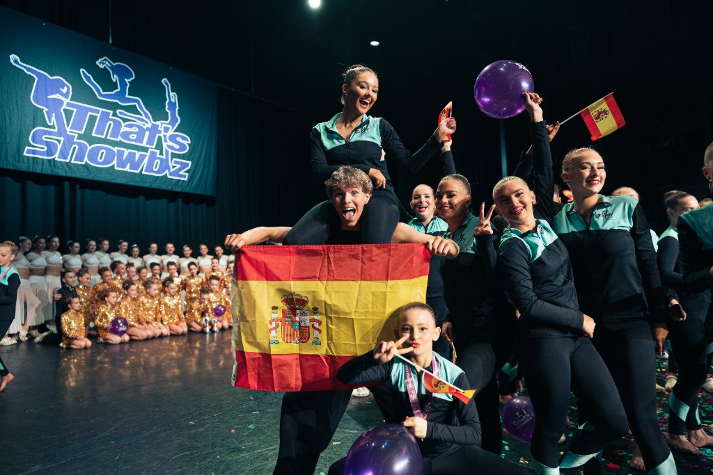 That's Showbiz dance competition performance - photo 16