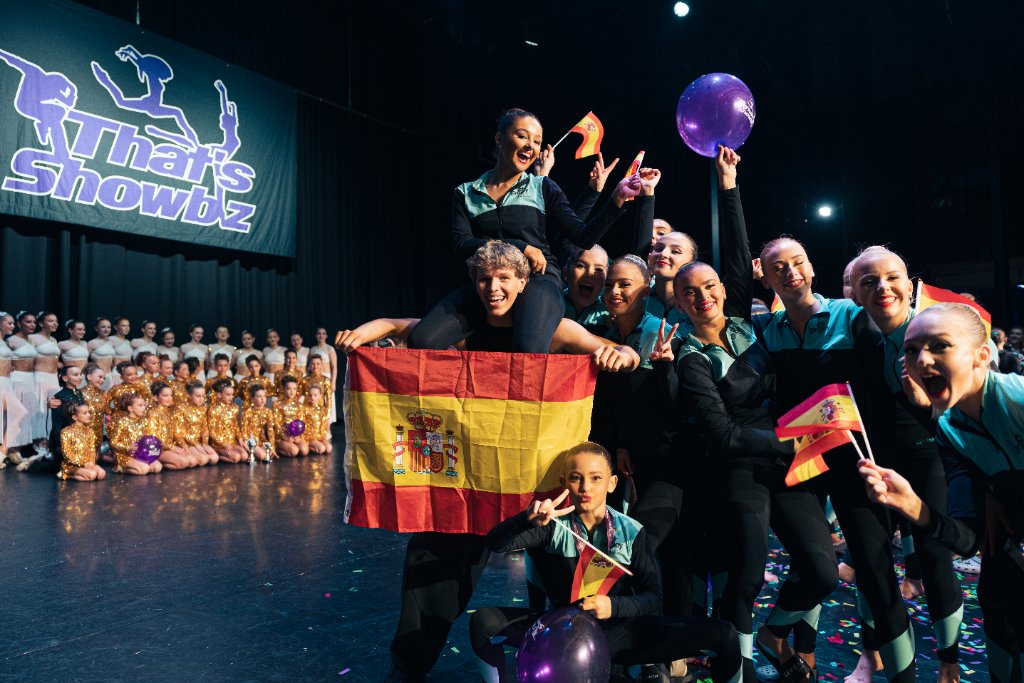 That's Showbiz dance competition performance - photo 11