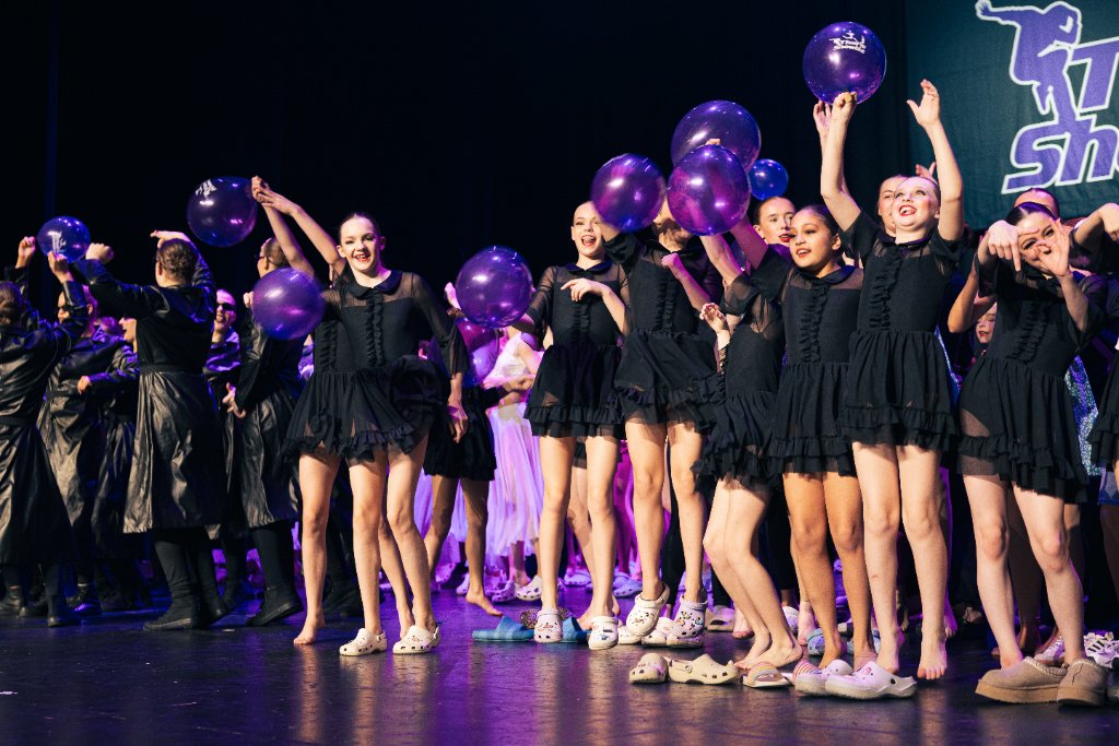 Dancers on stage at That's Showbiz
